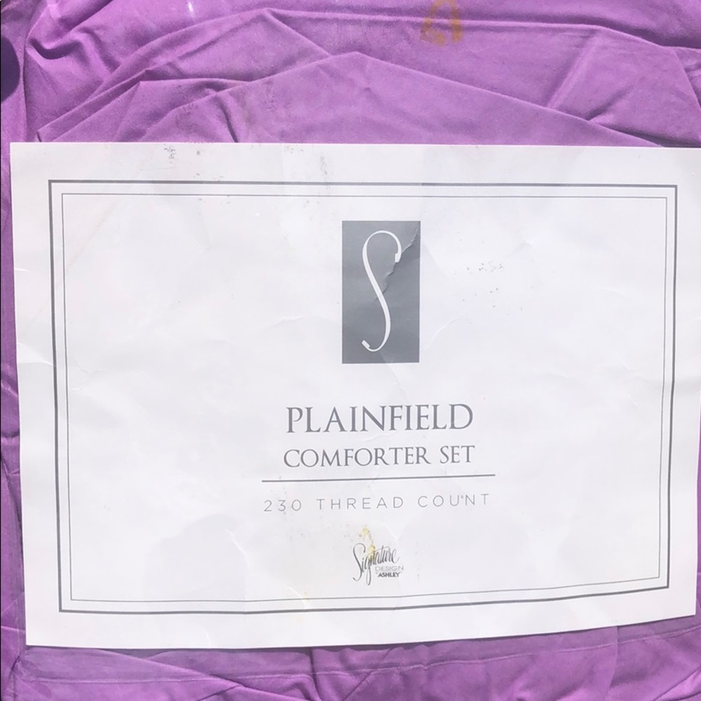 Twin comforter set